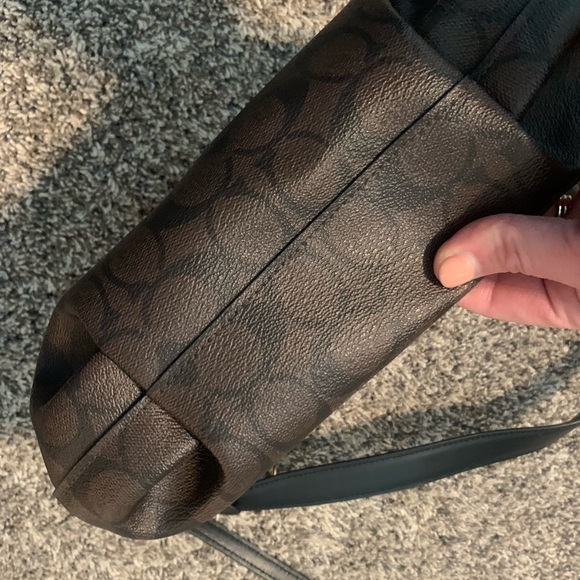 Coach - Picture 3 of 4